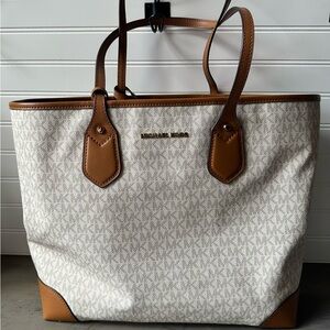 Michaels Kors handbag